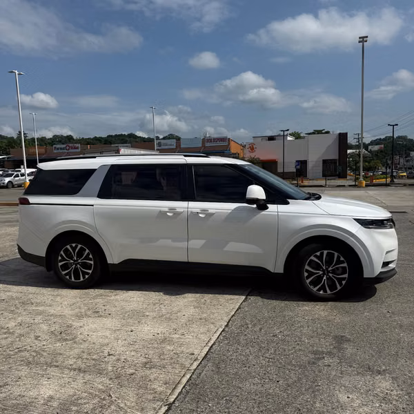 KIA CARNIVAL 2023