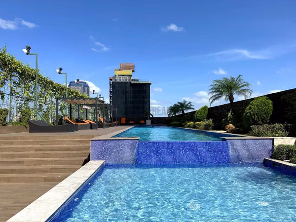 Furnished 1-Bedroom Apartment for Rent on Avenida Balboa – 144 m² with Ocean Views
