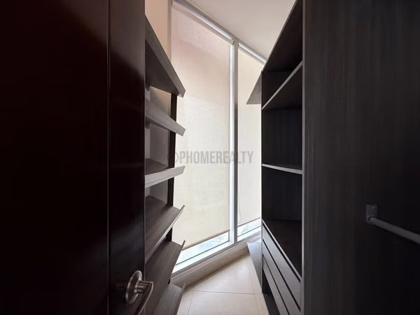 Furnished 1-Bedroom Apartment for Rent on Avenida Balboa – 144 m² with Ocean Views
