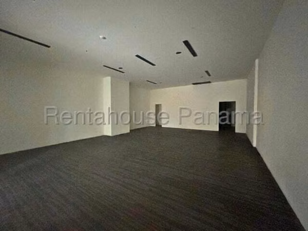 Local Comercial en Alquiler en Costa del Este. 26-7112.