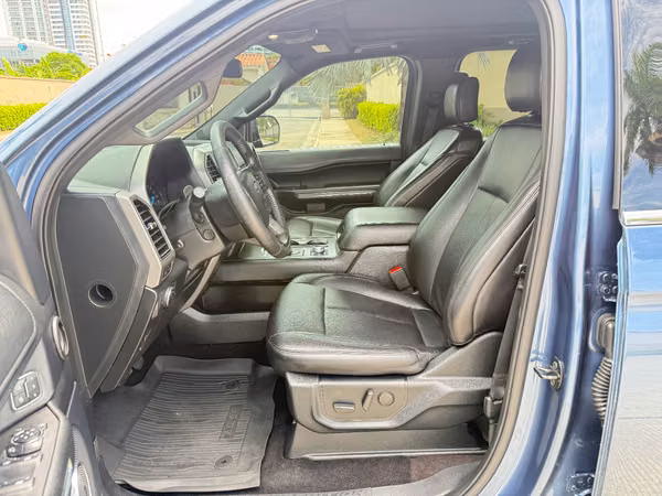 Ford Expedition XLT 2021 at only $30,900