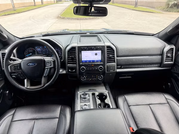 Ford Expedition XLT 2021 at only $30,900