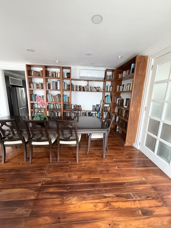 Suitable place in edinson 2bedroom 2bathrooms 750 $only air stove and washing center