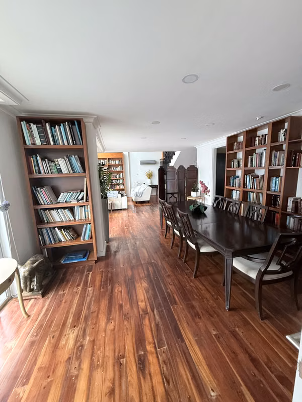 Suitable place in edinson 2bedroom 2bathrooms 750 $only air stove and washing center