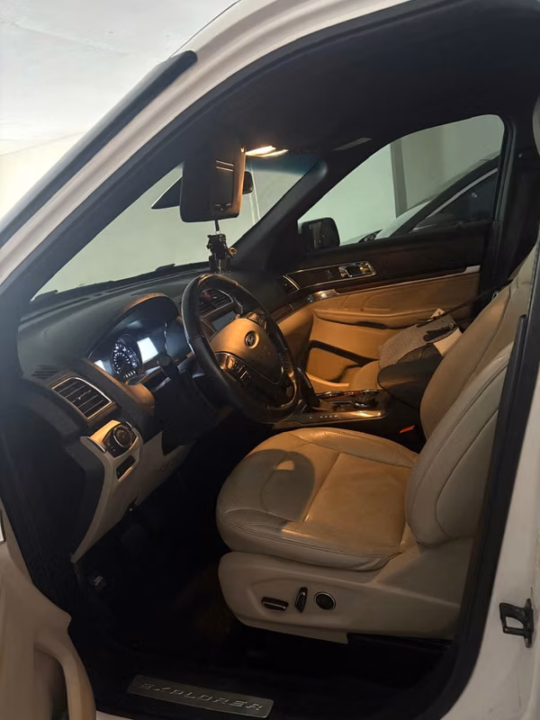 SELL CAR FORD EXPLORER 2018