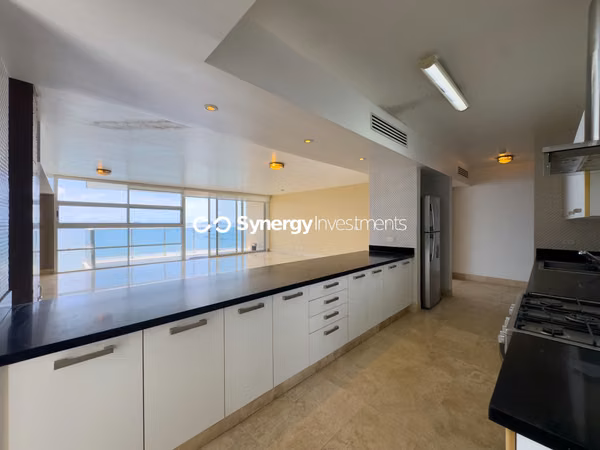 Apartamento en Avenida Balboa con vista al mar