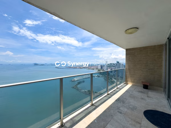 Apartamento en Avenida Balboa con vista al mar