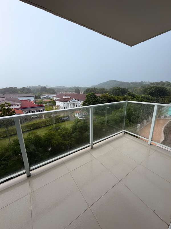 IMPECCABLE SELL AND COMFORTABLE APARTMENT IN ALBROOK