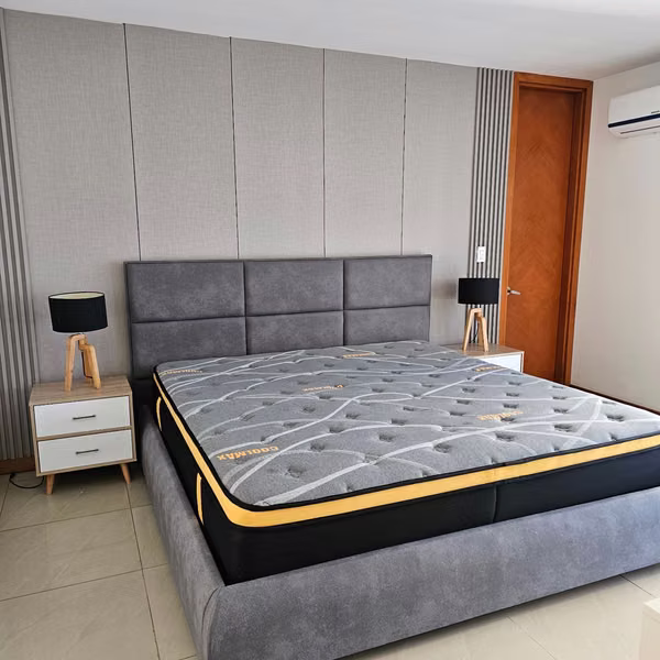 Apartamento en Alquiler | Vista al Parque Omar | 2 Estacionamientos + Bodega