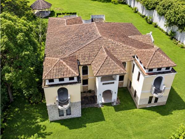 Santa Clara – Propiedad única para terminar y personalizar | $700,000