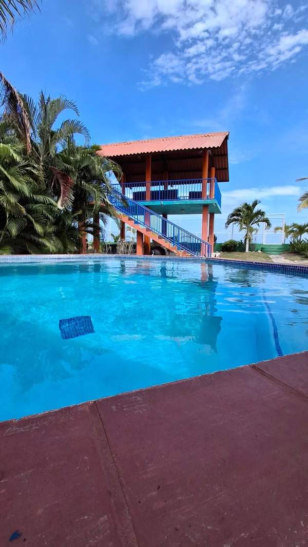 The Palmar. Sea front house 2262mts 5r 6b $