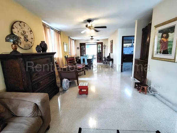 I880GRR Venta de Casa en Los Angeles 