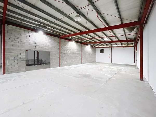 Bodega rental in Industrial Park - Costa del Este