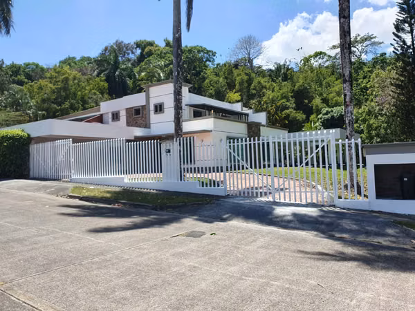 ALQUILER preciosa casa en Cardenas con piscina privada