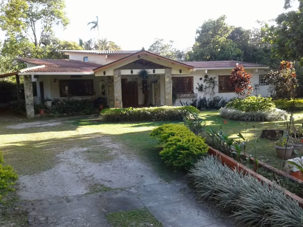 The Valley. 1975mts 2r 2.5b broken. About the main route $575,000.00