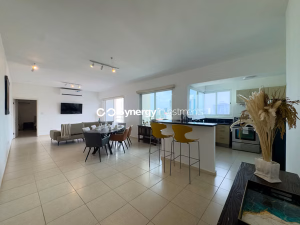 Apartment for Rent in Av Balboa a Premiere