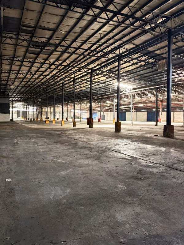 Alquilo Galera 8000 m2 en Milla 8 San Miguelito