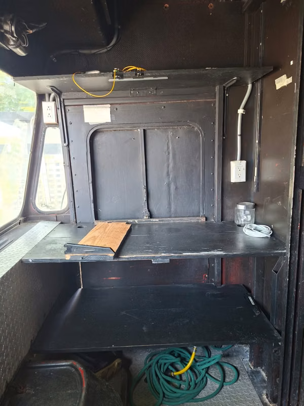 FOOD TRUCK CHEVROLET EQUIPPED FOR SALE (NEGOTIABLE)