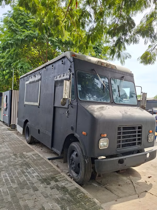 FOOD TRUCK CHEVROLET EQUIPPED FOR SALE (NEGOTIABLE)