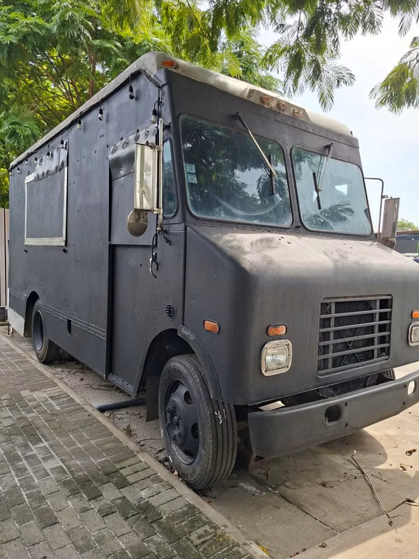 FOOD TRUCK CHEVROLET EQUIPPED FOR SALE (NEGOTIABLE)