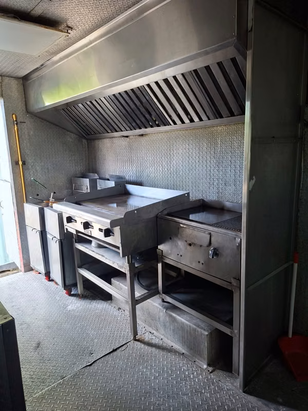 FOOD TRUCK CHEVROLET EQUIPPED FOR SALE (NEGOTIABLE)