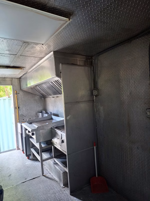 FOOD TRUCK CHEVROLET EQUIPPED FOR SALE (NEGOTIABLE)