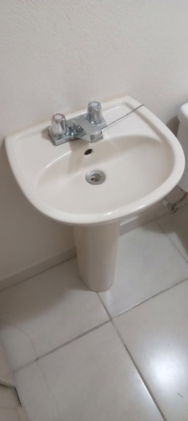 3 Lav Sinks New in Boxes