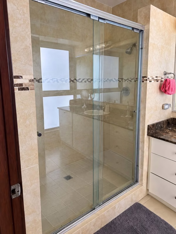 APARTAMENTO DE 138 MT2 CON VISTA AL MAR - CIUDAD DE PANAMÁ.