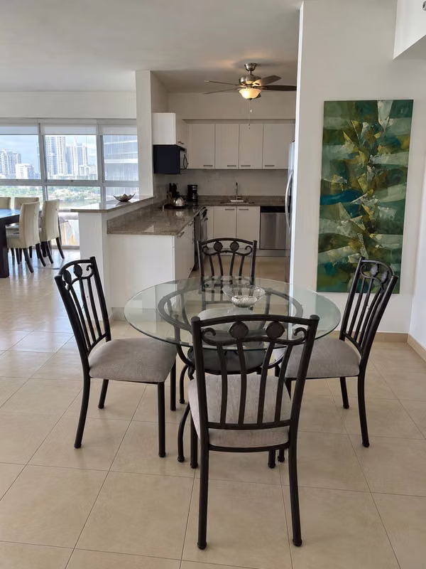 APARTAMENTO DE 138 MT2 CON VISTA AL MAR - CIUDAD DE PANAMÁ.