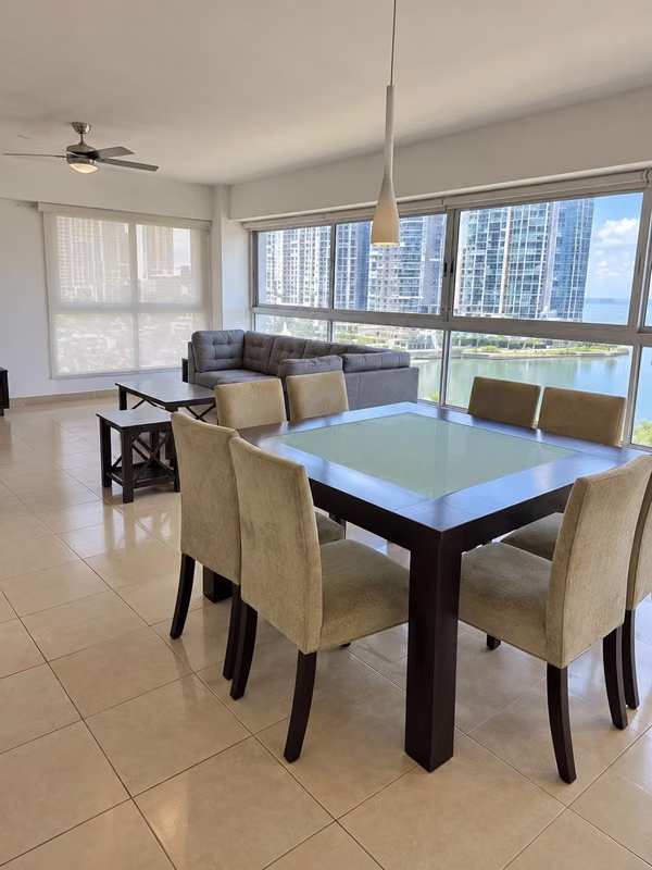 APARTAMENTO DE 138 MT2 CON VISTA AL MAR - CIUDAD DE PANAMÁ.