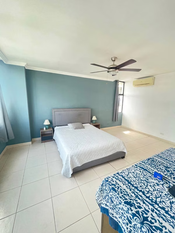 Rental in Edison Park - 124; 3 bedrooms + service room - 124; $1,700