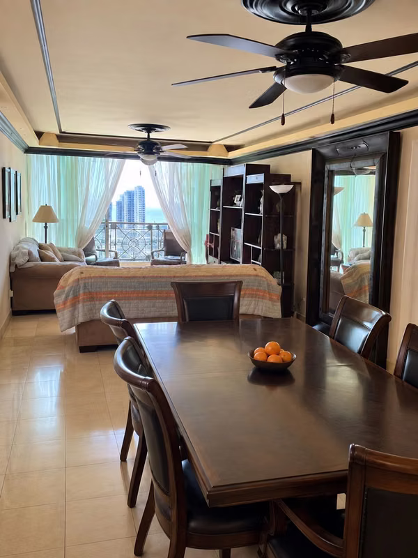 APARTAMENTO DE 3 RECAMARAS con terraza y vista a la ciudad.