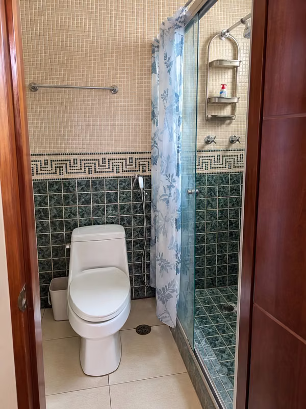APARTAMENTO DE 3 RECAMARAS con terraza y vista a la ciudad.