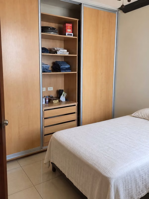 APARTAMENTO DE 3 RECAMARAS con terraza y vista a la ciudad.