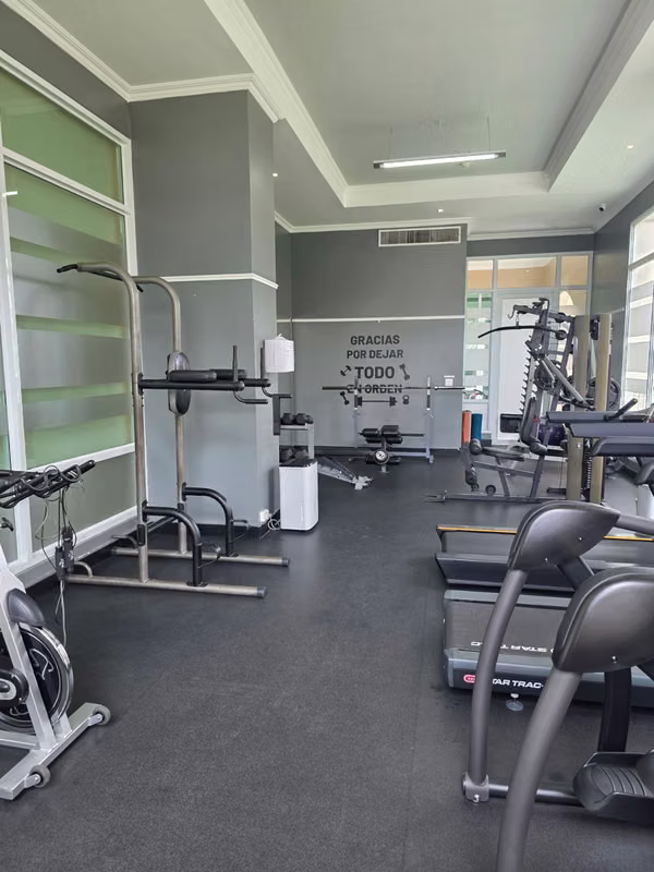 APARTAMENTO DE 3 RECAMARAS con terraza y vista a la ciudad.