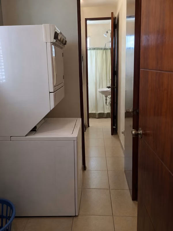 APARTAMENTO DE 3 RECAMARAS con terraza y vista a la ciudad.