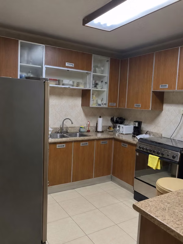 APARTAMENTO DE 3 RECAMARAS con terraza y vista a la ciudad.