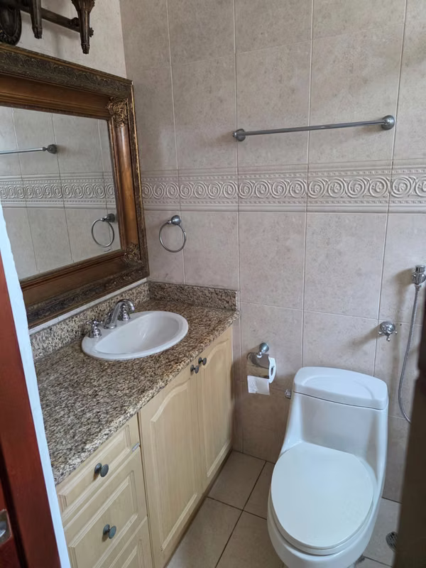 APARTAMENTO DE 3 RECAMARAS con terraza y vista a la ciudad.
