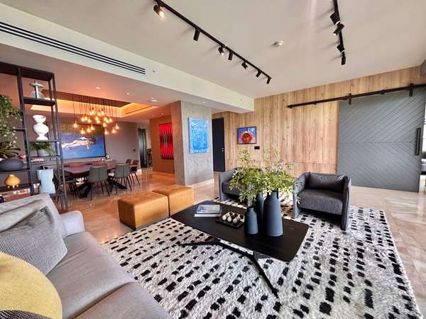 Renovated apartment in PH Lantana, Crescent Lane, Santa Maria