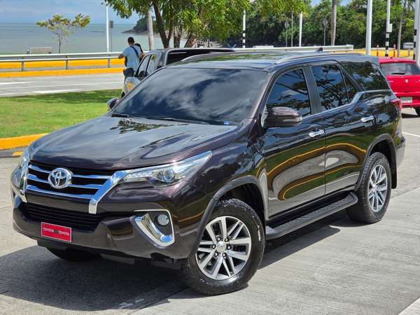 TOYOTA FORTUNER 2019 $30,900