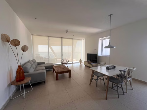 Apartamento en Avenida Balboa I amoblado I 1 Rec I con amplio balcon y vista al mar