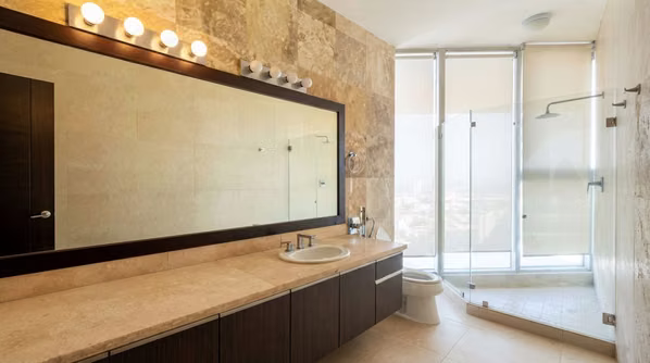 Apartamento en Avenida Balboa I amoblado I 1 Rec I con amplio balcon y vista al mar