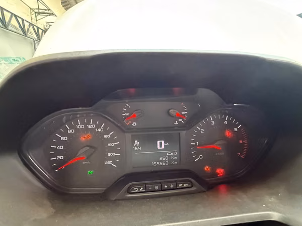 SE VENDE PEUGEOT 2020 CON POCO KM DE USO COMBUSTIBLE DIESEL