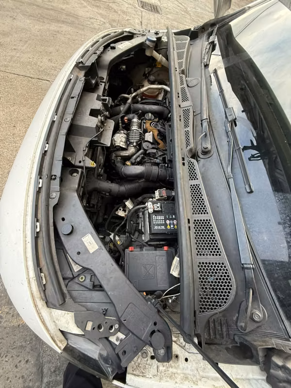SE VENDE PEUGEOT 2020 CON POCO KM DE USO COMBUSTIBLE DIESEL