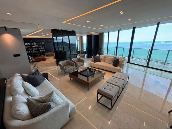 Penthouse in PH Allure At the Park, Bella Vista