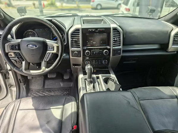 FORD F150 LARIAT 2015