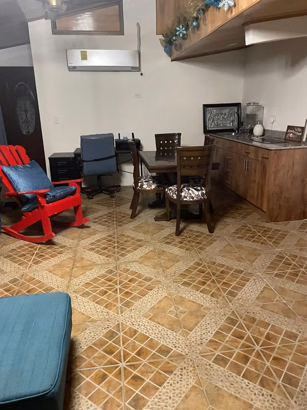 Venta de residencia ubicada en Villa Flor, San Antonio. Cerca de parques, Metromall y metro.
