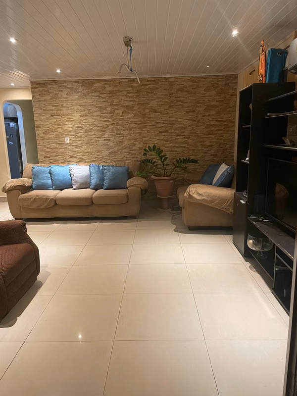 Venta de residencia ubicada en Villa Flor, San Antonio. Cerca de parques, Metromall y metro.