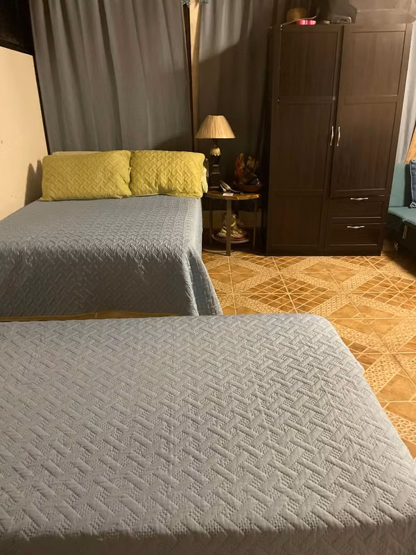 Venta de residencia ubicada en Villa Flor, San Antonio. Cerca de parques, Metromall y metro.