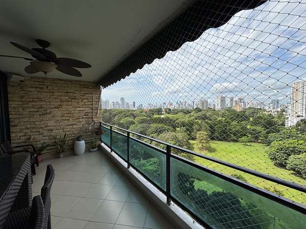 Spacious apartment in PH Wellington Court, High Golf
